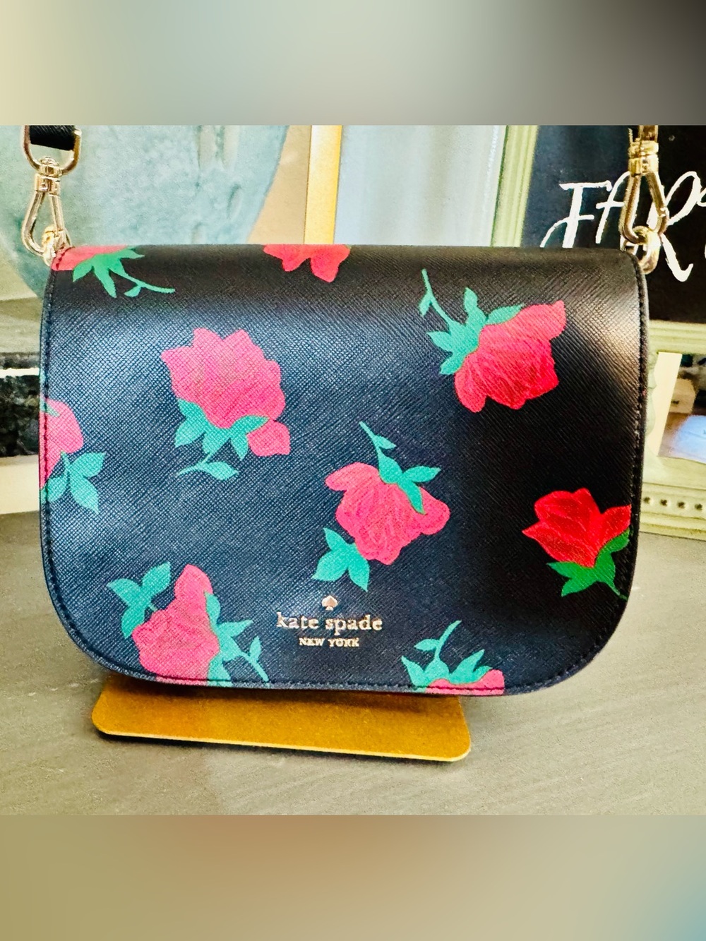Kate Spade Madison Rose Toss Printed
Saddle Bag style KE533 - sold out at stores - Picture 4 of 15